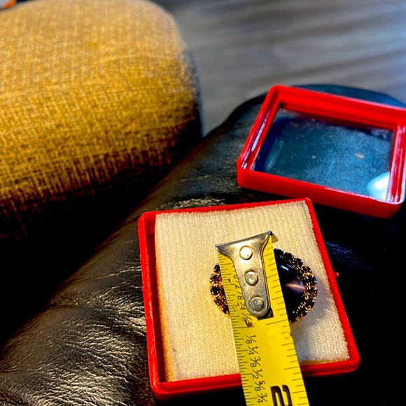 Vintage Beautiful Purple Pendant. Stunning looking on your outfit - Picture 5 of 7